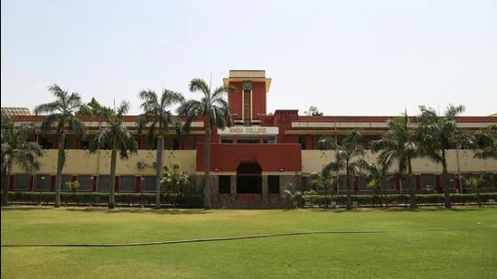 Hindu College 1