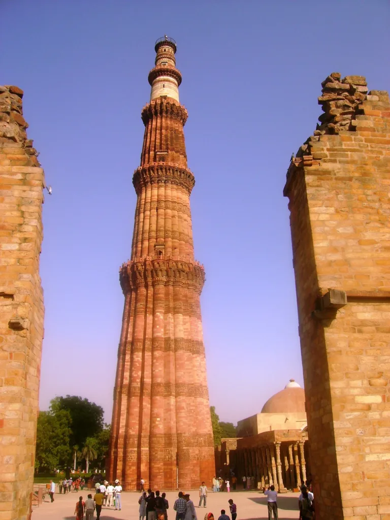 places to visit in delhi qutub minar
